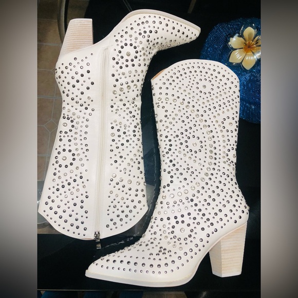 Corkys White and Silver Heeled Cowboy Boots with Intricate Design - Picture 9 of 16